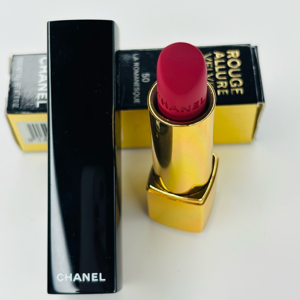 CHANEL ROUGE ALLURE VELVET MATTE LIPSTICK LA ROMANESQUE